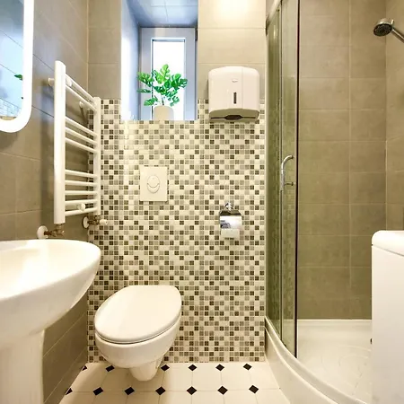 Honey, I'm Home. Sala Palatului Apartment *