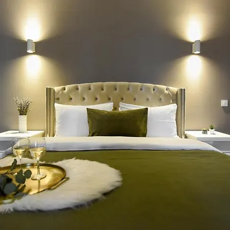 Honey, I'm Home. Sala Palatului * Βουκουρέστι